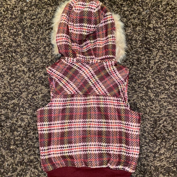 Wet Seal Plaid Vest with Faux Fur Hood - Picture 2 of 3